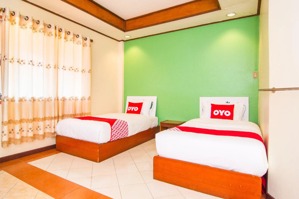 OYO 534 Phasuk Hotel