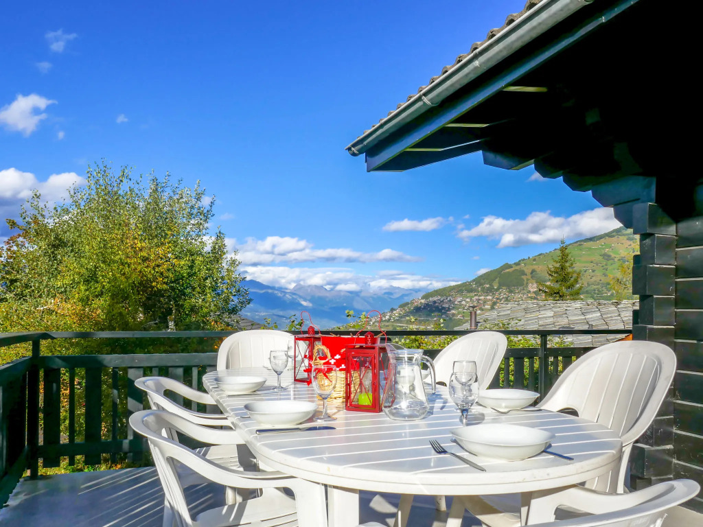 Chalet Sven Heul by Interhome