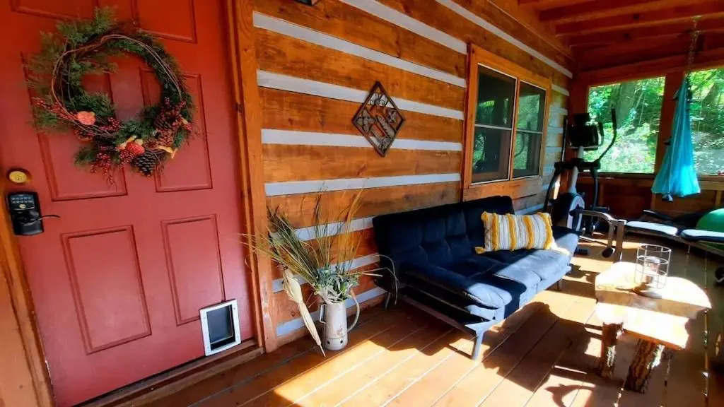 The Mountain Forager Cabin, Whitewater Rafting, Polar Express, Hot Tub, Home Gym