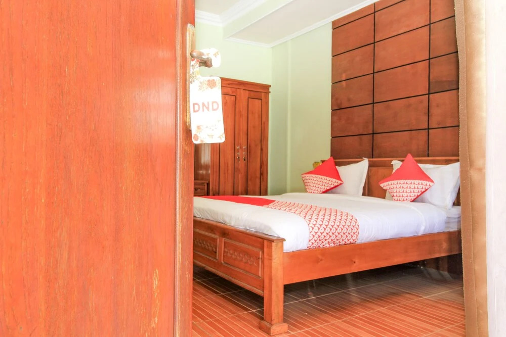 OYO 233 Hotel Global Inn