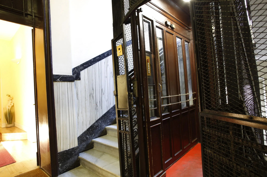 Отель Domus Castrense