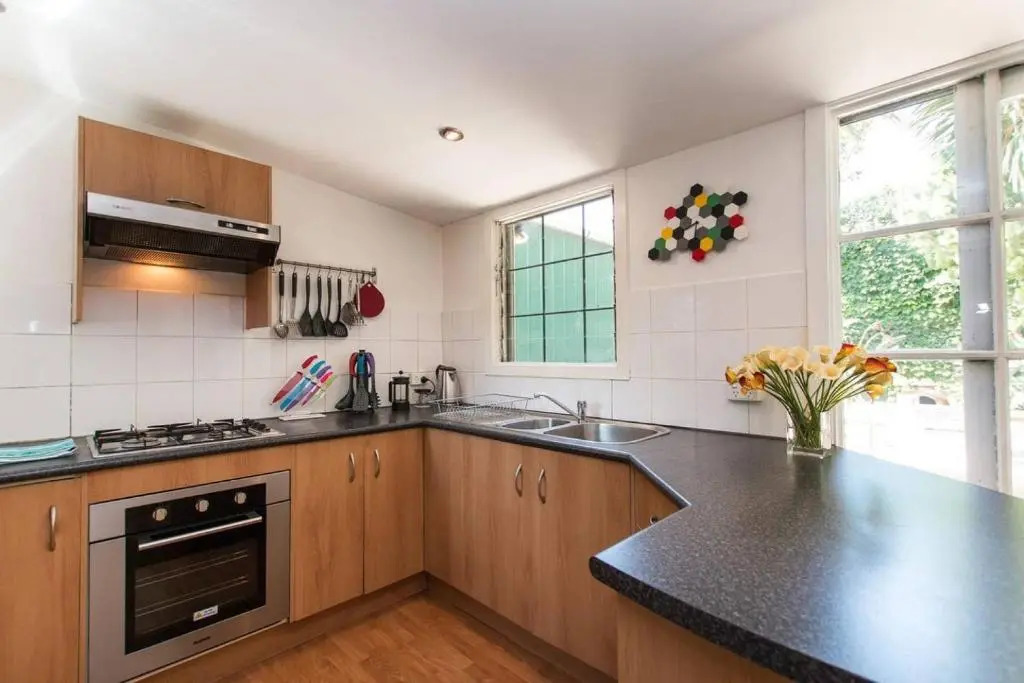 Hunter · Close to Smith St Courtyard + Parking