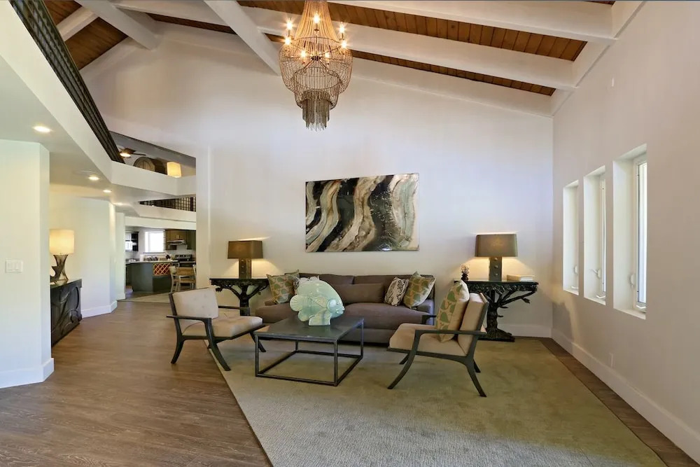 2141 IliIli Rd - 14 Br Villa
