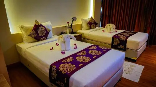 Green Eyes Hotel