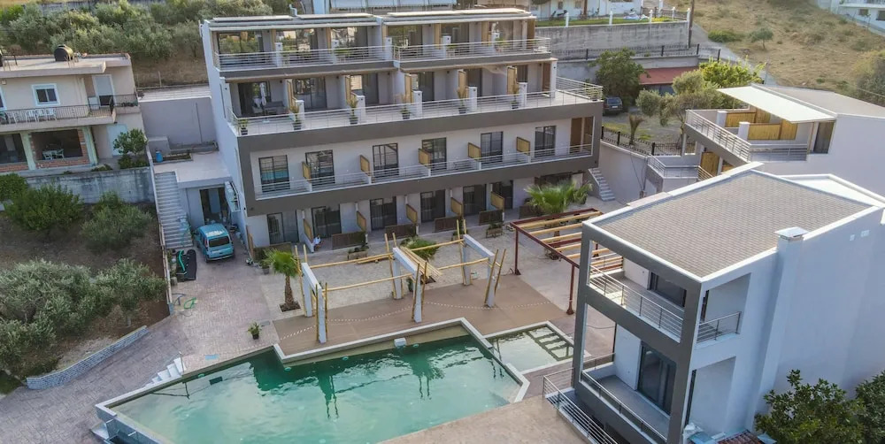 Del Mare Suites