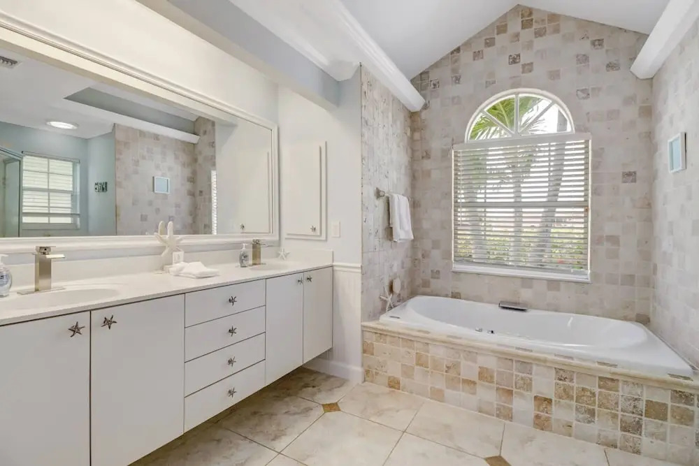 2203 Cape Coral Pkwy W