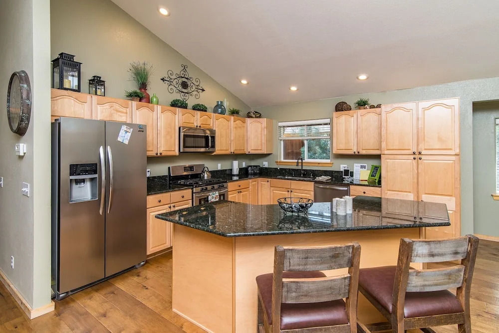3BR 2 5BA Kings Beach Chalet by RedAwning