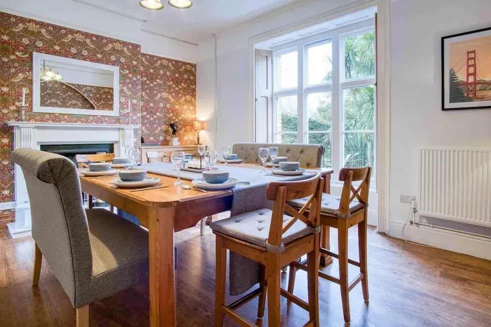 The Old Rectory - 5 Bedroom Holiday Home - Llanedi