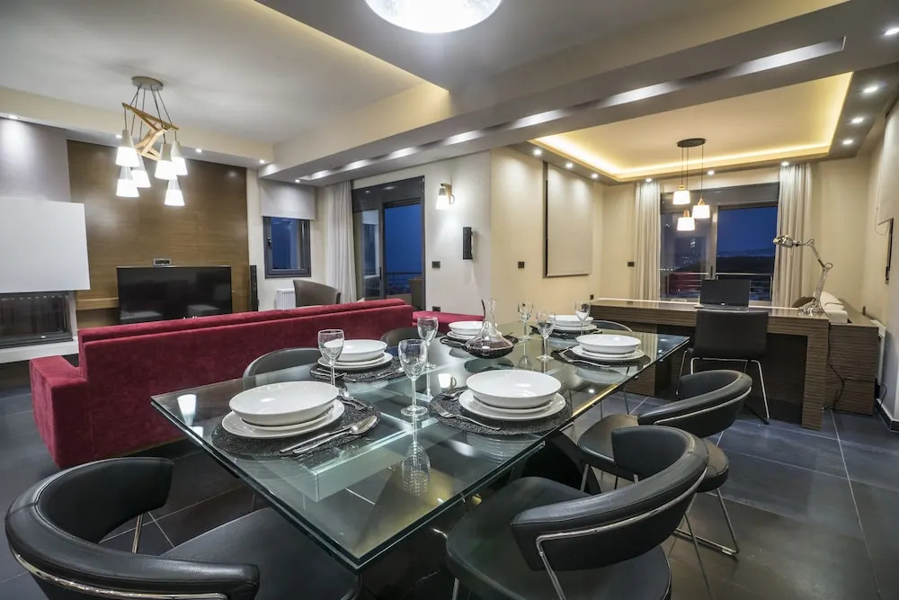The Hill House Villa