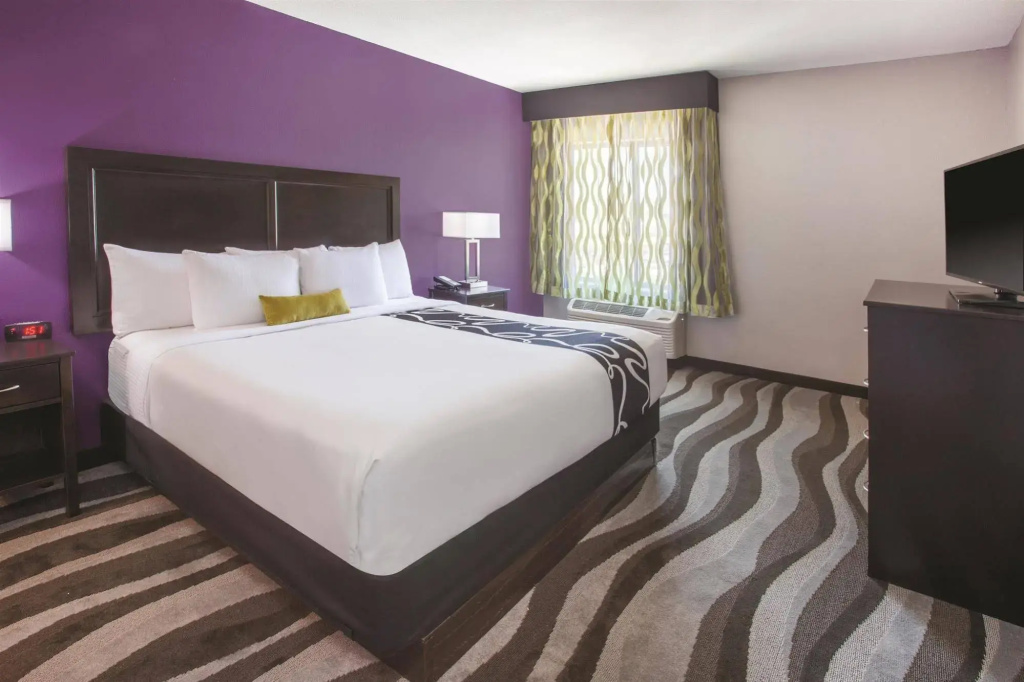 Отель Fairfield Inn & Suites by Marriott Cedar Rapids North