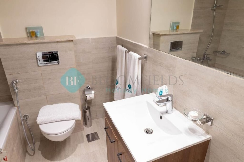 Bloomfields Mesmerizing 1BR in Oasis