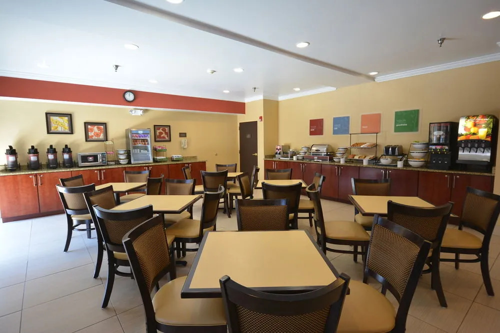 Comfort Inn & Suites
