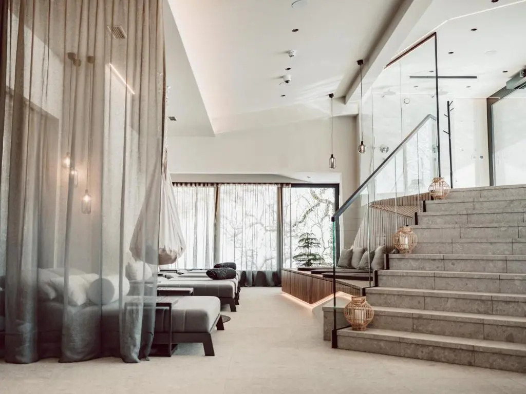 JoAnn suites & apart