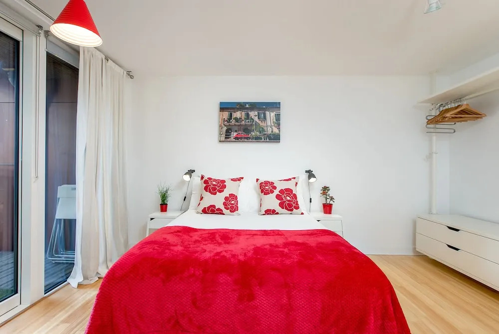 Bright Comfy 2 bed in trendy Dalston