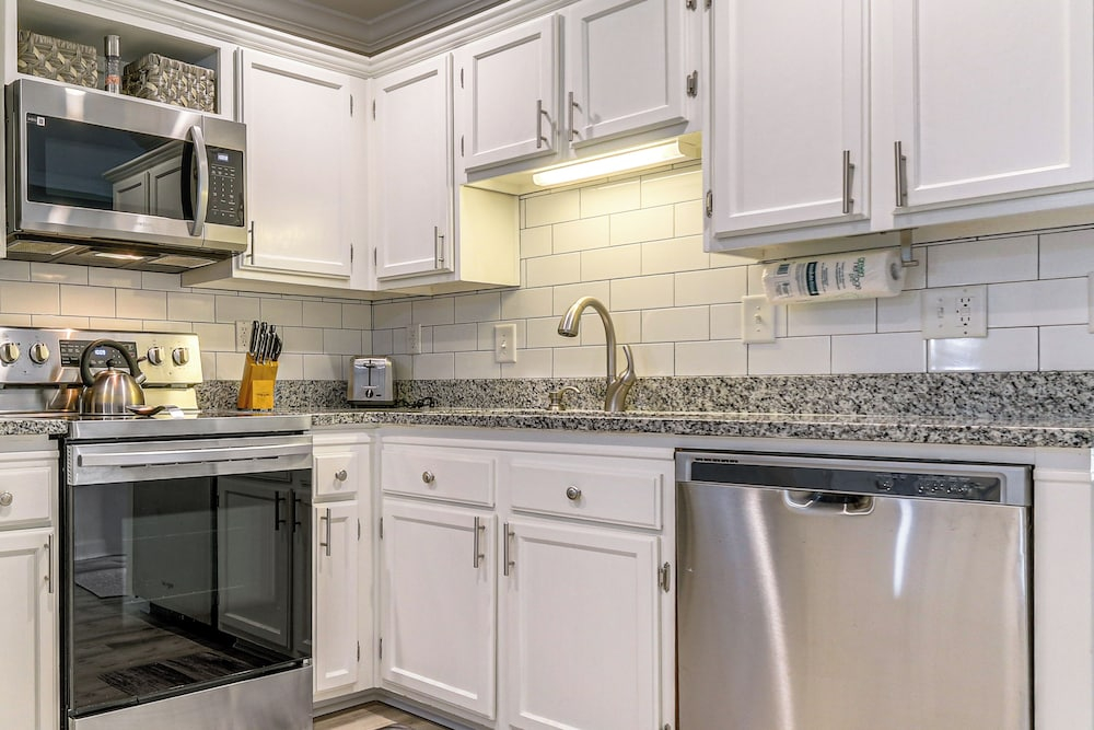 Beachfront Getaway! Hilton Head Resort Condo