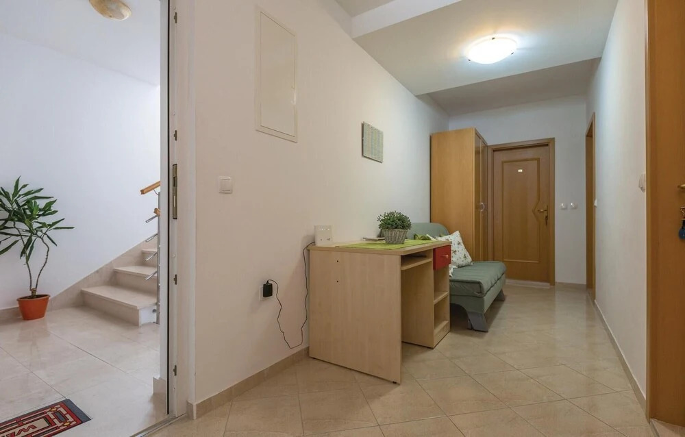 Beautiful Home in Makarska With Wifi and 2 Bedrooms