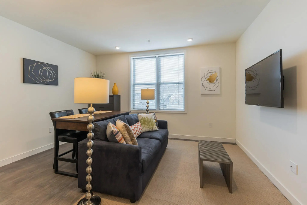 Pine Suite - 409