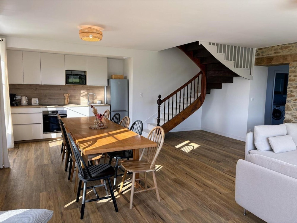 Corseul Countryside Retreat for a Family