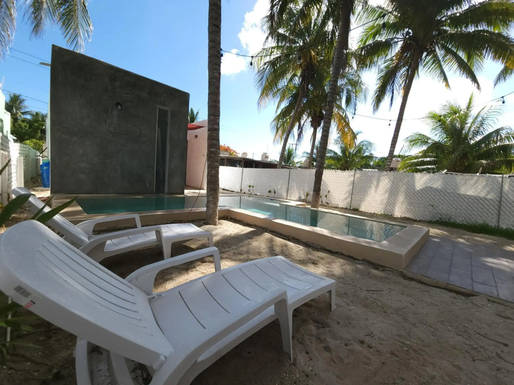 Quiet and peaceful house, all instalations are private, with pool and very close to the beach