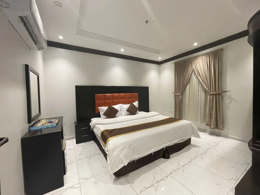 OYO 660 Taj Sabaa Apartments