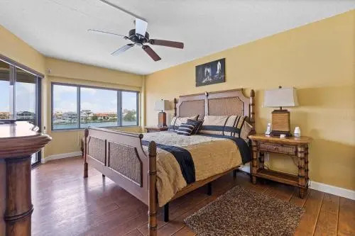 301 Bayway Shores