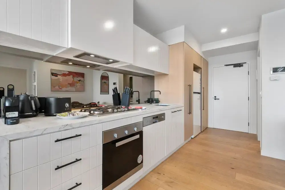 Contemporary 2-bed Haven With Swimming Pool