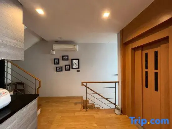 Sandbox 6 (3BR-max 12 guests)