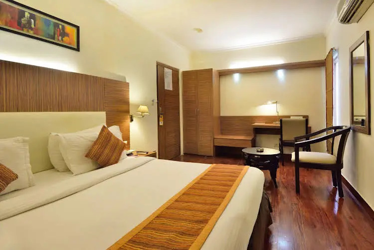 Majestic-2, Hotel Crossroads