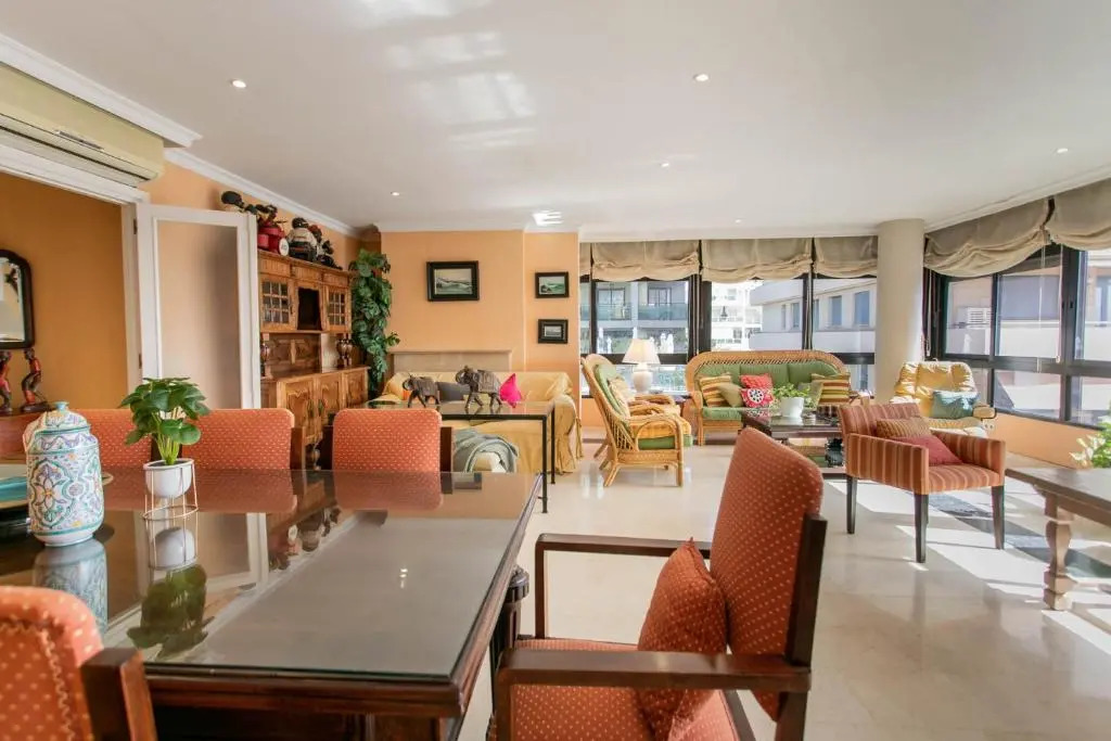 4 bedroom apartment close by beach in Fuengirola
