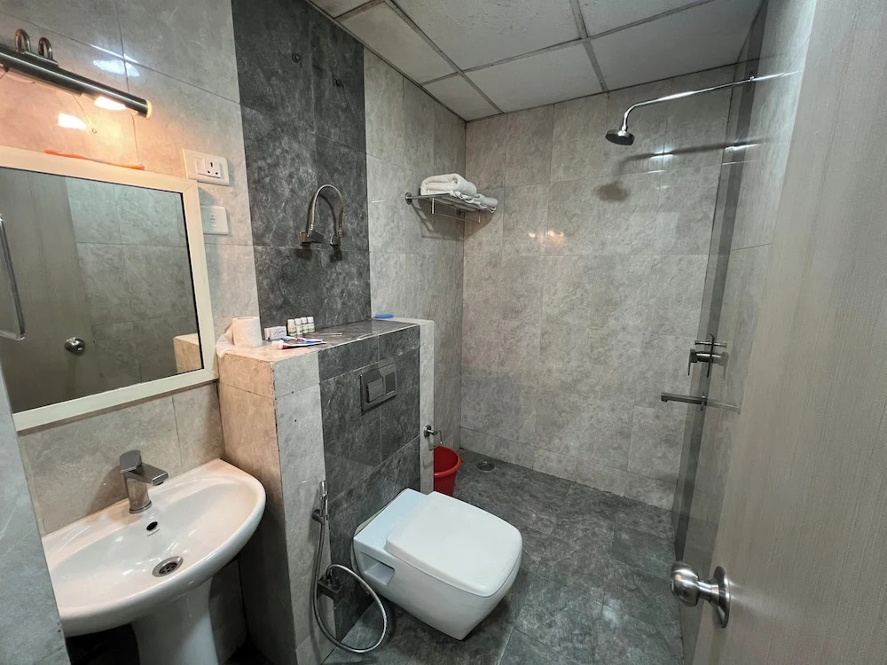 Hyphen Business Hotel