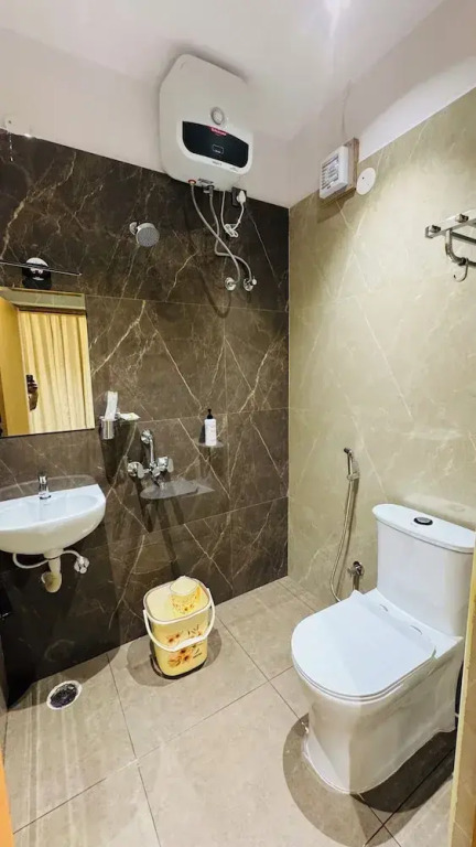 Shreshtam Apart Hotel, Kondapur
