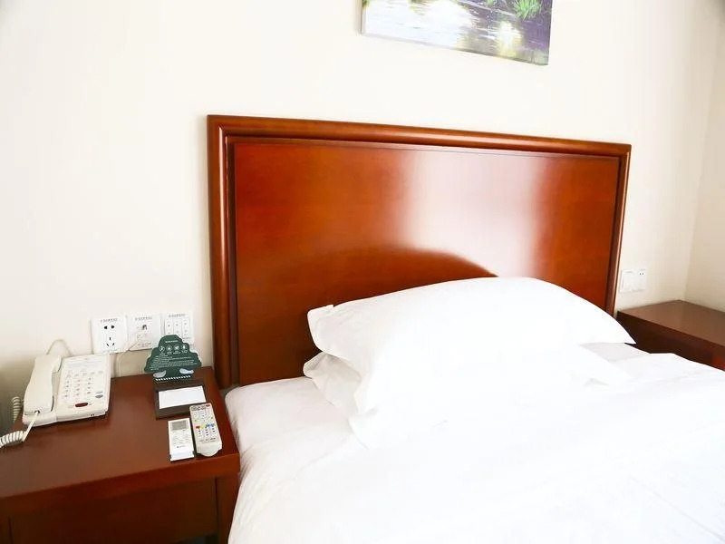 GreenTree Inn Anhui Mingguang Chihe Avenue Guancheng International City Express Hotel