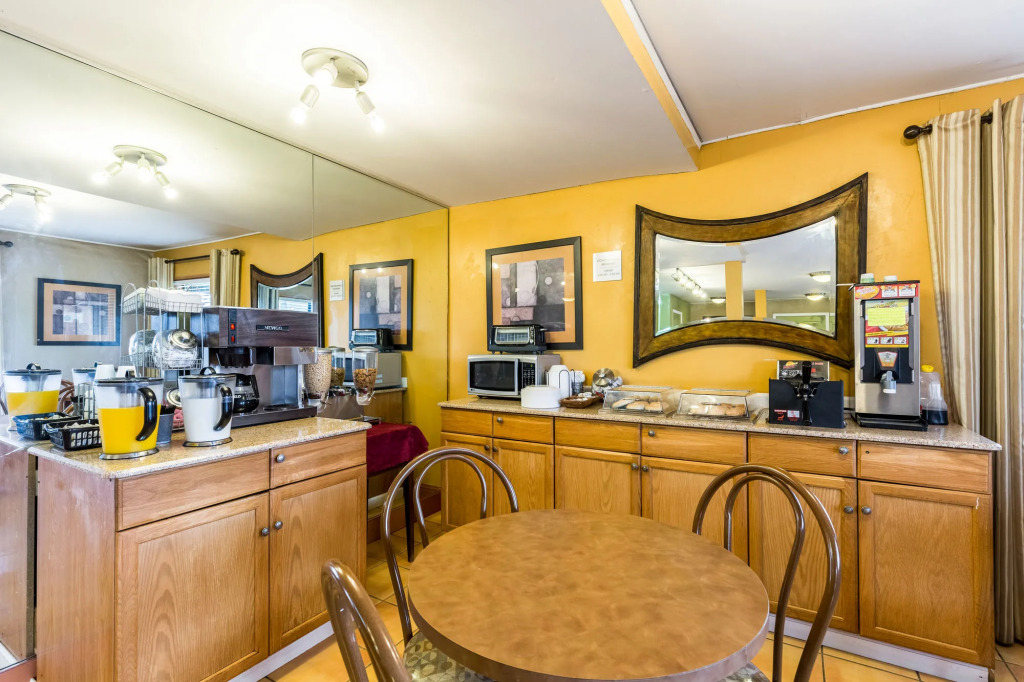 Rodeway Inn
