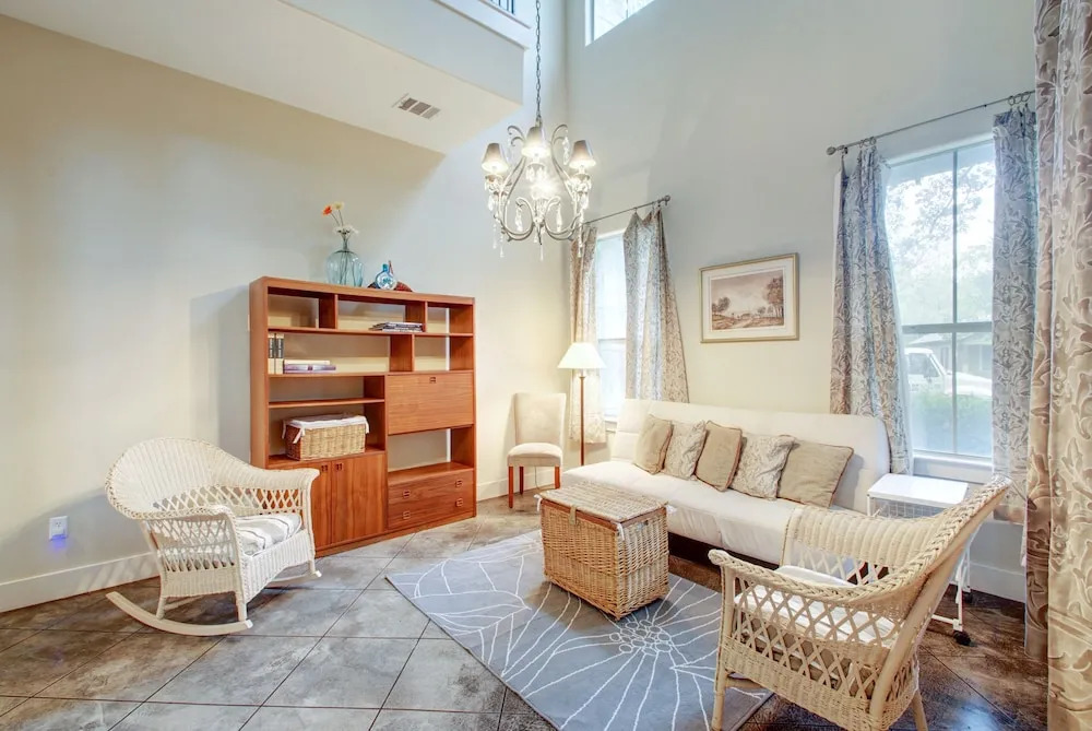 5002 Lynnwood St Duplex Unit A