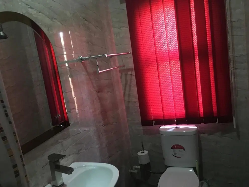 Momak 4 Hotel & Suites