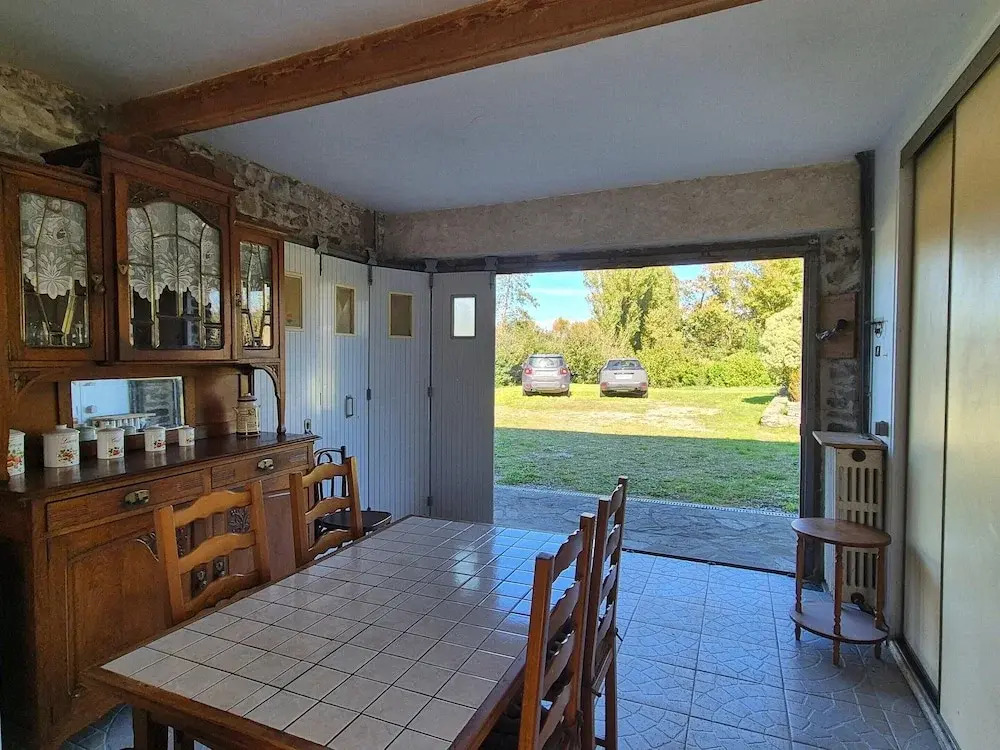 Spacious Family Home Near the Sea