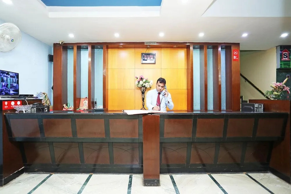 OYO 8178 Hotel Saket