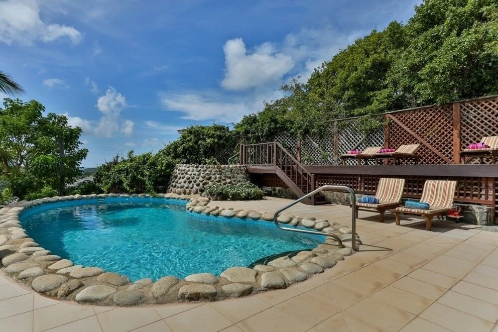 Hilltop Villa With Great Views Out To Sea - Villa Cadasse 3 Bedroom Villa by RedAwning