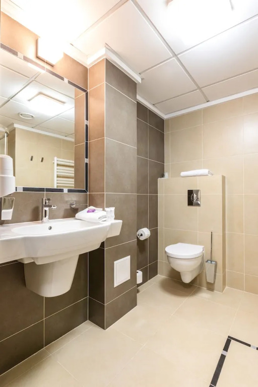 Crocus Hotel