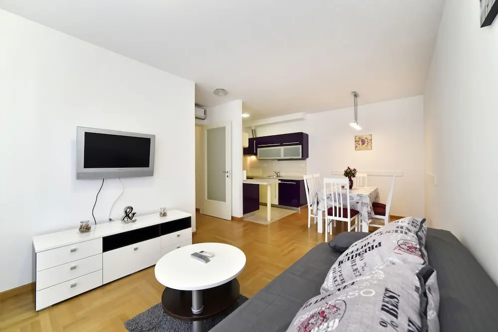 LORITA Superior Apartment with Balcony