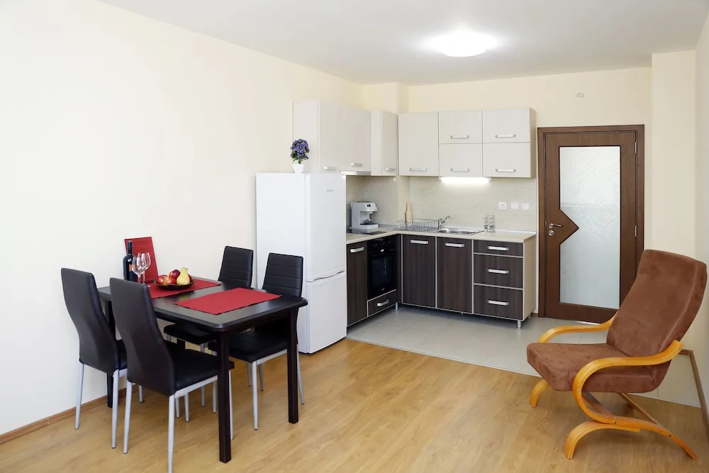 Sea Garden Apartment