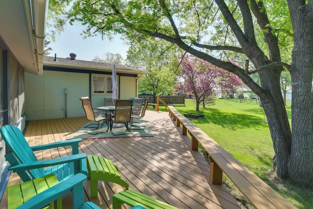 Home Rental on Detroit Lake: Dock, Game Room