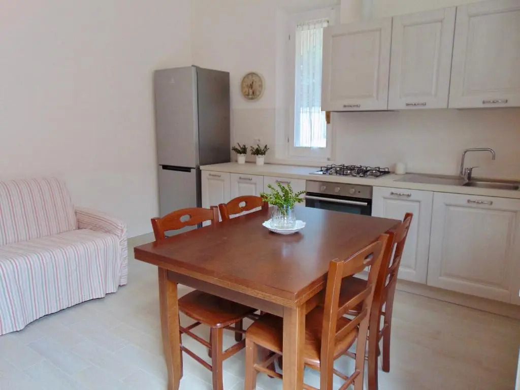 N80 - Numana, bilocale con terrazzo in centro