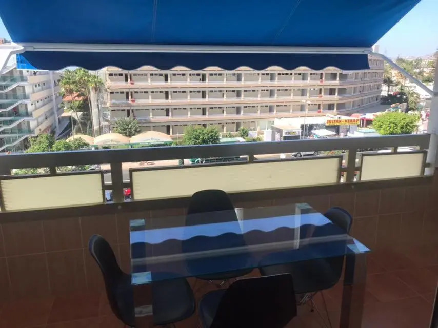 5 min walk from Yumbo 310