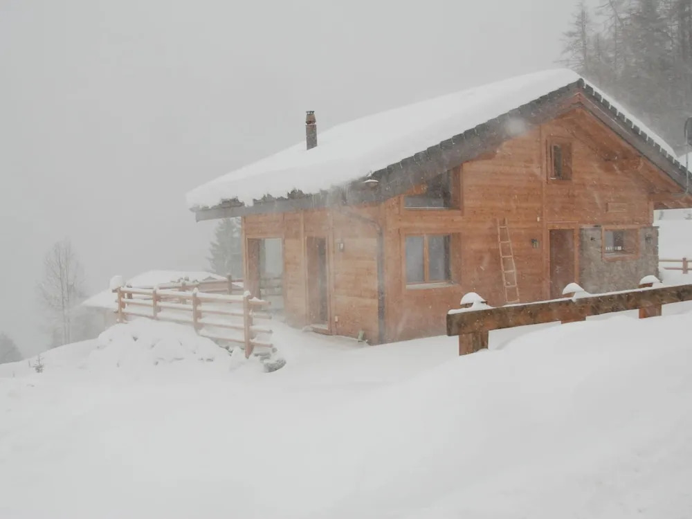 Chalet in La Tzoumaz Near Ski Slopes