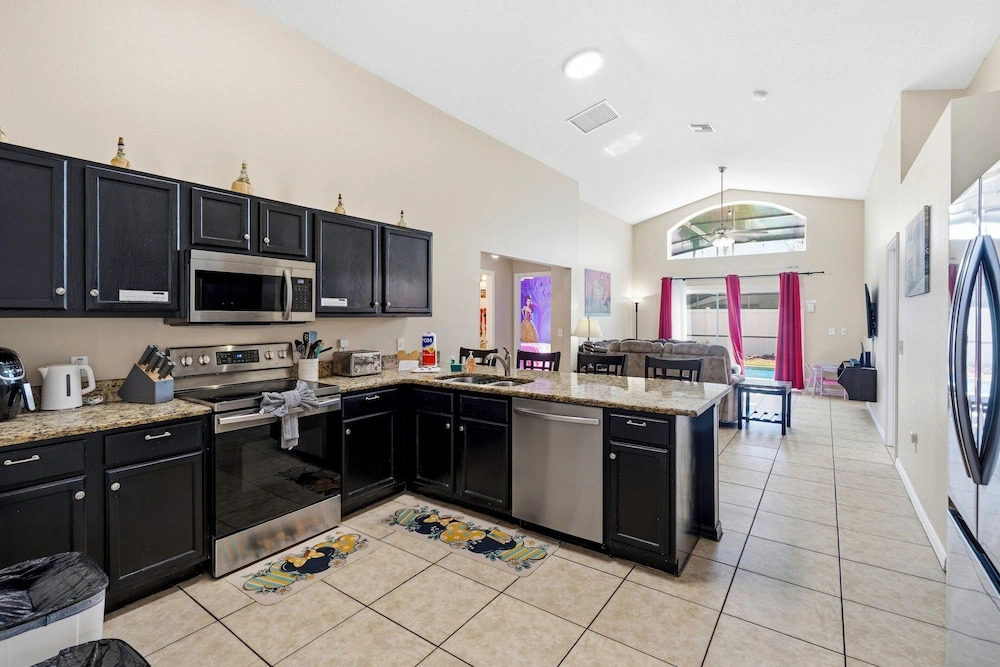 5BR Villa Private Pool & Game Room