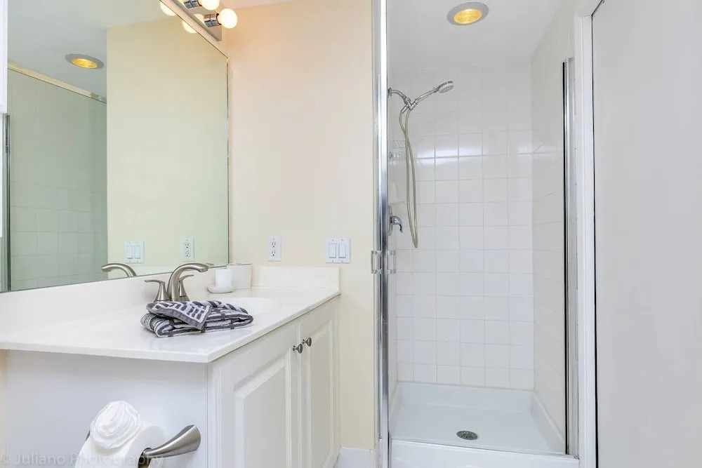 Le Marina Bay 707 by Go Florida Condo, Sunny Isles.
