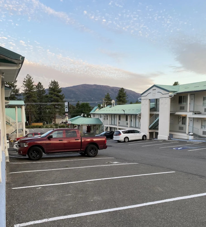 Super 8 Merritt