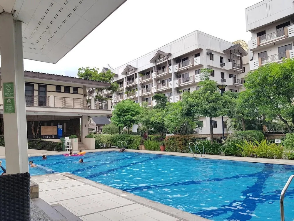Romantic 1 Bedroom Condo at The Redwoods Condominium