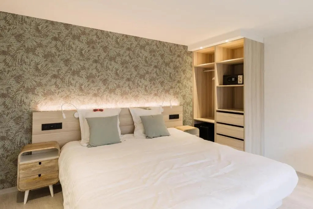 Beach Hotel Helios by CW Hotel Collection
